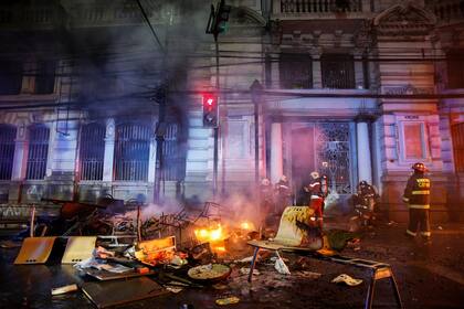 El sábado 19 de octubre se agudizó la crisis y hubo graves enfrentamientos entre manifestantes y carabineros