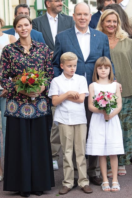 El sábado 9, la princesa estuvo con Alberto y sus hijos, los mellizos Jacques y Gabriella, en el tradicional picnic al aire libre con que se pone fin al verano y se da la bienvenida al nuevo curso escolar.