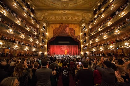 El sábado, en el día del cumpelaños número 70 de Charly García, Fito Paéz le brindó un emotivo homenaje al músico
