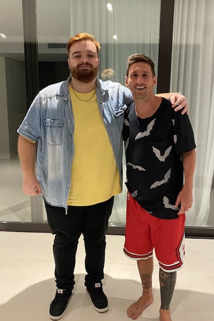 El sábado pasado Ibai fue invitado a la cena despedida en la casa de Lionel Messi