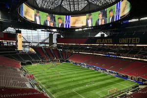 El sábado se jugó en el Mercedes Benz el partido de la MLS entre Atlanta United y Houston sobre césped artificial; el lunes fue desmontado y se plantó césped natural