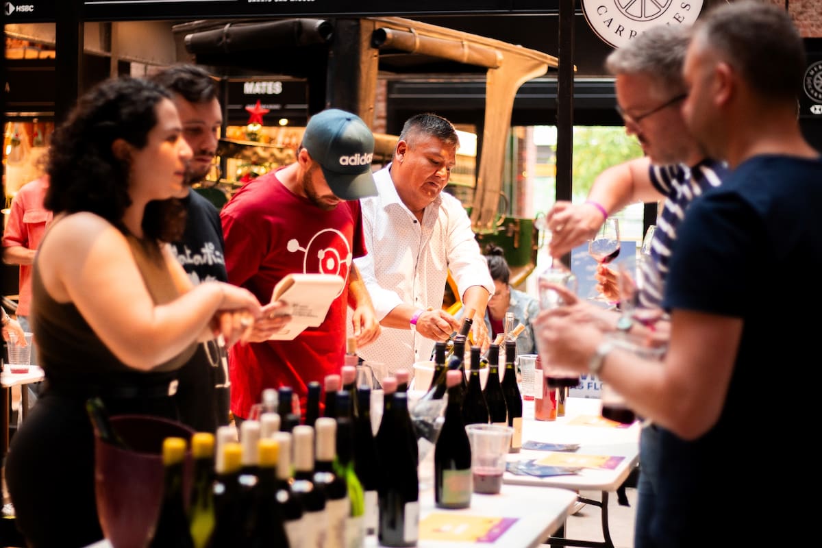 El sábado y el domingo se hará la segunda edición de la Feria de Vinos de Slow Food, en el Mercado de los Carruajes, en Leandro N. Alem 852