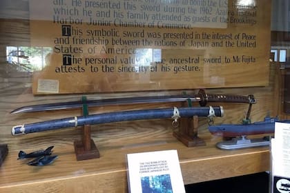 El sable samurai donado por Nobuo Fujita permanece en exhibición en la biblioteca de Brookings