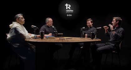 El sacerdote Javier Pastor fue entrevistado por un podcast católico
