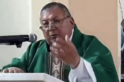El sacerdote jujeño, Ricardo Quiroga, fue denunciado e imputado por abuso sexual a una menor