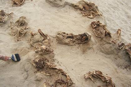 El sacrificio de los niños podría haber ocurrido durante la presencia del fenómeno climático conocido como El Niño, caracterizado por el calentamiento de las aguas del océano que provocan potentes lluvias, desbordes de ríos e inundaciones