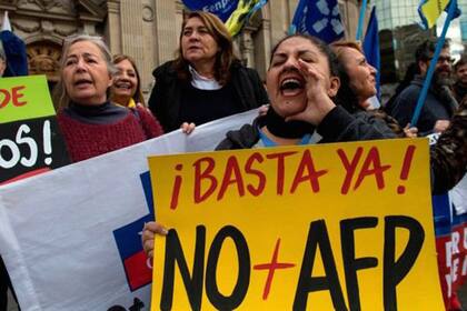 La pensión promedio de vejez en Chile es de unos US$286. Los manifestantes reclaman que no alcanza para vivir