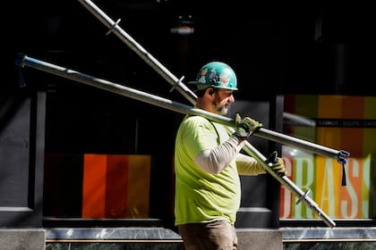 El salario mínimo de Connecticut será de 16,35 dólares por hora en 2025