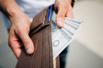 El salario mínimo de Florida se mantiene en US$14 hasta septiembre de 2026