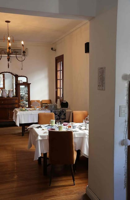 El salón comedor de Helen Guest´s House.