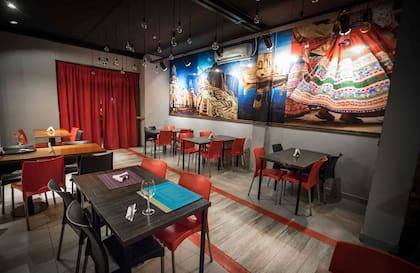 El colorido salón de T´íkay, inspirado en la cultura peruana.