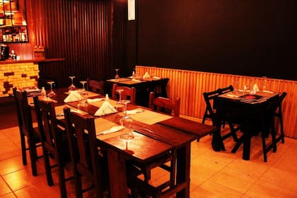 El salón de Poytava sobre la costanera posadeña.