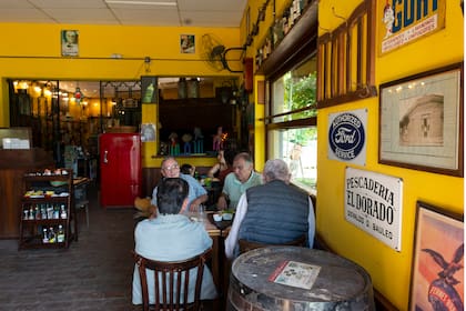 El salón del restaurante de campo