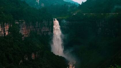 El salto del Tequendama, a 10 kilómetros de Soacha, marcó la relevancia prehispánica de la zona, que está llena de pinturas rupestre