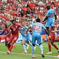 El delantero que había sufrido un ataque con ácido en los ojos y hoy consumó una hazaña: gol para el empate ante Portugal