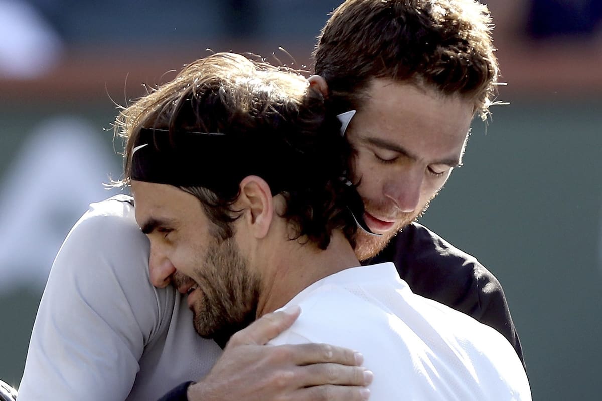 El saludo de Del Potro con Federer en la final