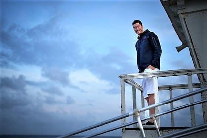 El saludo de Lewandowski desde un puesto de vigilancia en una playa de Miami