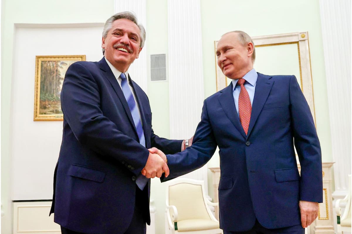 El saludo de los presidentes Alberto Fernández y Vladimir Putin en Moscú