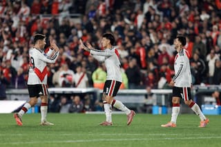 Driussi liberó por un rato la tensión en River, pero Santa Fe igualó con un penal que no dejó dudas