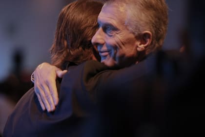 El saludo entre Maurcio Macri y el presidente de Uruguay, Luis Lacalle Pou