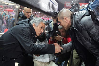 Simeone y Mourinho: el derbi de Madrid junta 13 años después a dos técnicos que sintonizan