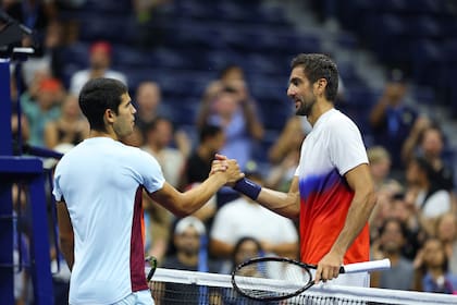 El saludo final entre Carlos Alcaraz y Marin Cilic en el US Open