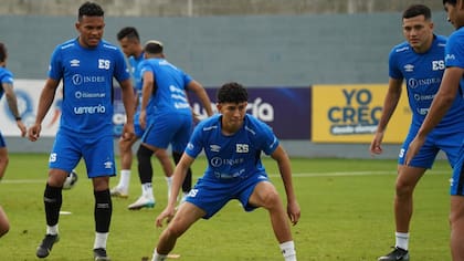 El Salvador se enfrenta por segunda ocasión a Guatemala en la última ronda de eliminatorias mundialistas (X @LaSelecta_SLV)