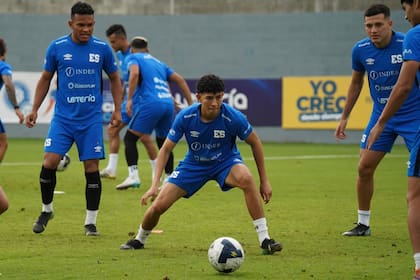 El Salvador se enfrenta por segunda ocasión a Guatemala en la última ronda de eliminatorias mundialistas (X @LaSelecta_SLV)
