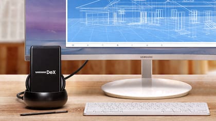 El Samsung DeX es un dispositivo que requiere el uso de accesorios adicionales (teclado, mouse y monitor) para transformar el smartphone en una PC de escritorio