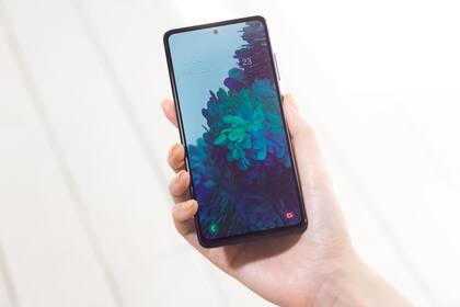 El Samsung Galaxy S20 FE tiene una pantalla frontal de 6,5 pulgadas