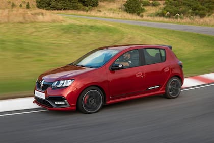 El Sandero RS 2020 viene con motor 2.0 L