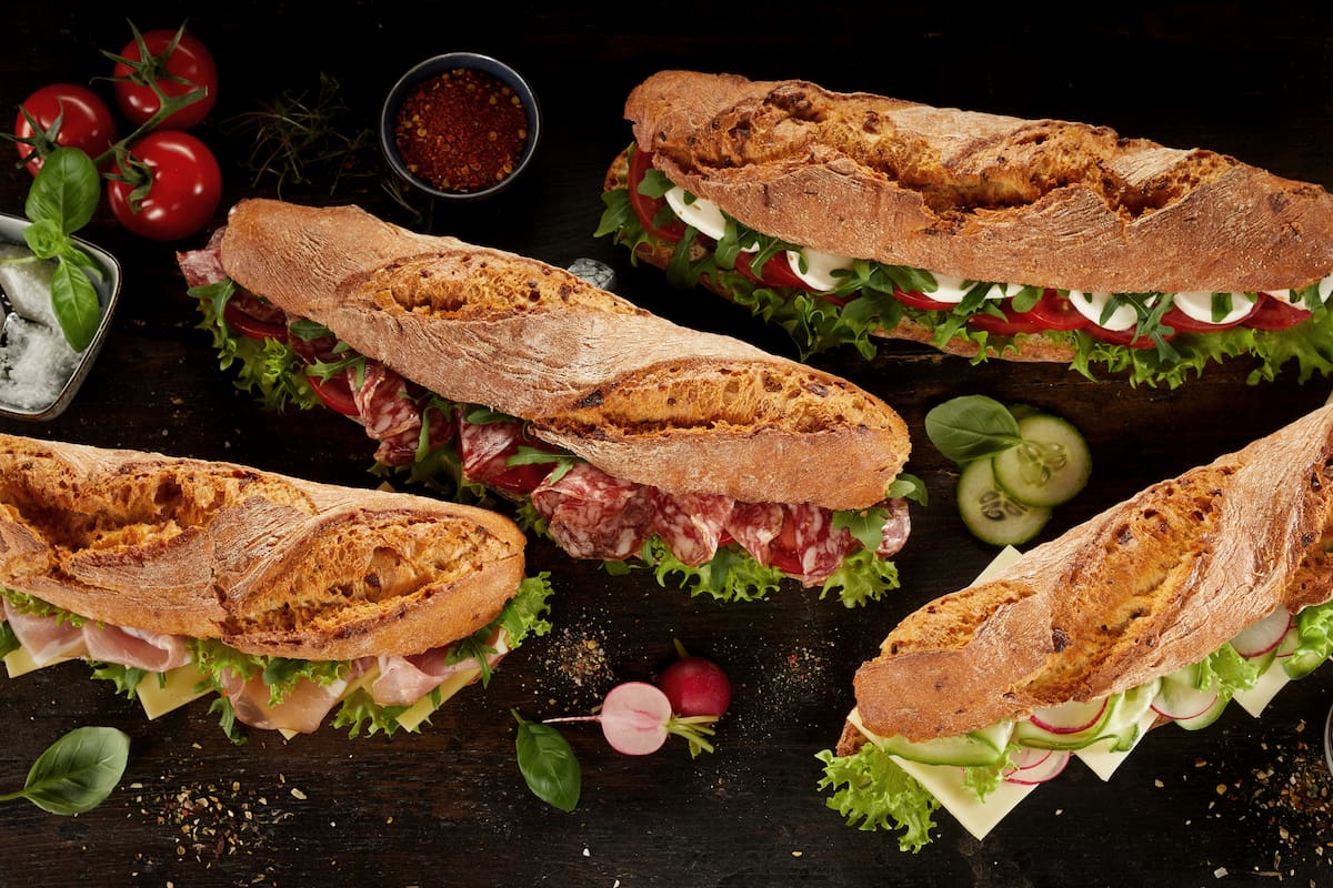 El sándwich es una preparación práctica y completa para una comida al paso.