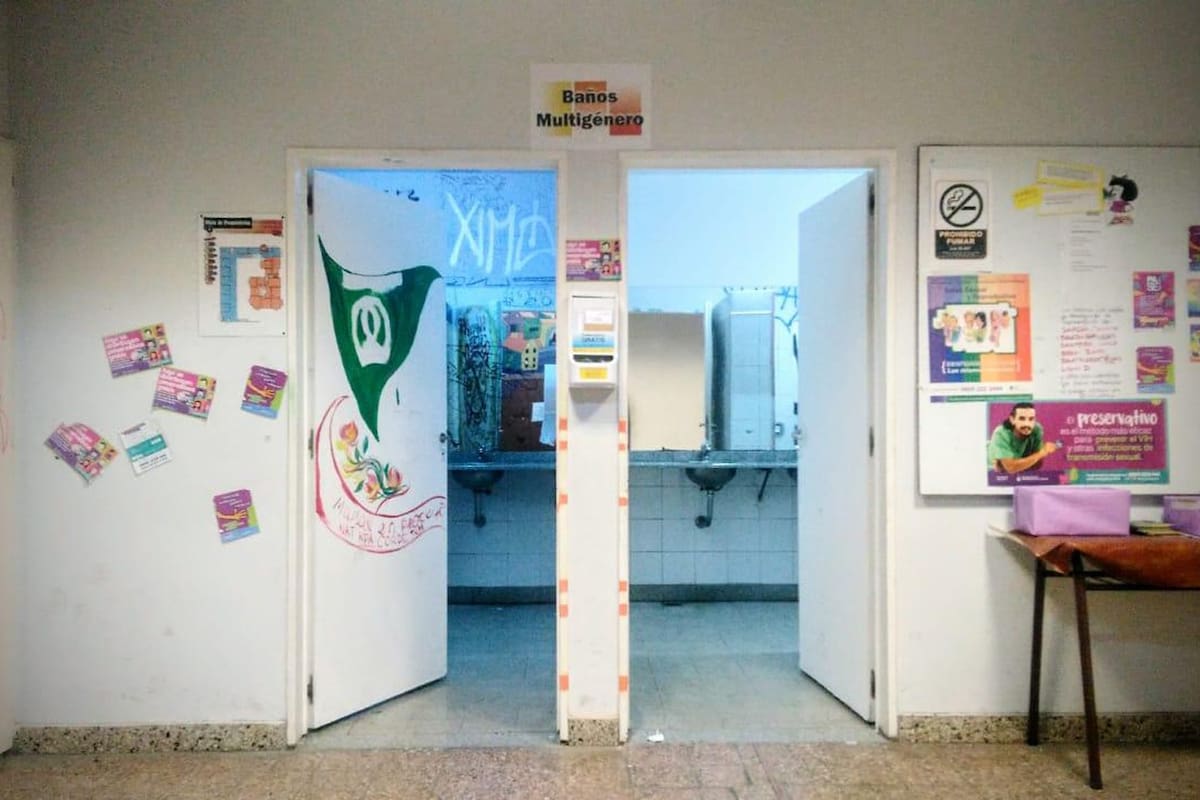 El sanitario inclusivo surgió por iniciativa del Centro de Estudiantes