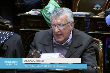 El sanjuanino votó en contra de la ley de despenalización