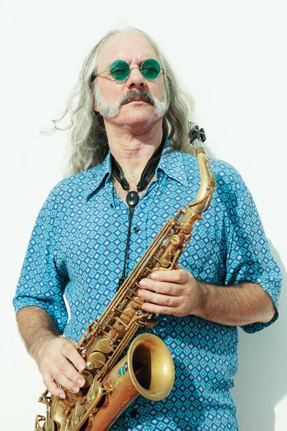 El saxofonista y productor lanzará con su propio grupo –denominado El Gonzo–, un disco de jazz demorado por la pandemia.