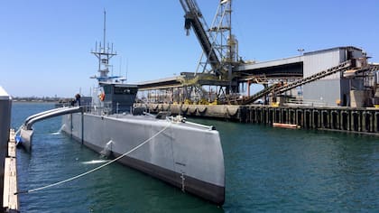 El Sea Hunter es un barco experimental de funcionamiento autónomo; aunque llevará tripulación, servirá para comprobar cuánto puede navegar por sí solo