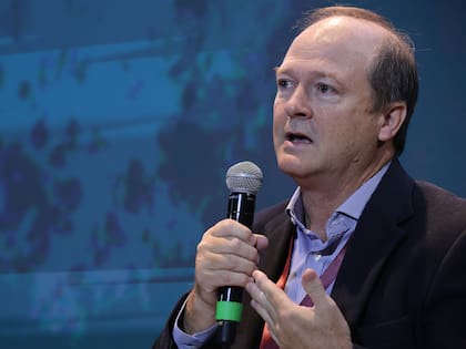 El secretario coordinador de Energía y Minería, Daniel González; el precio del GNL importado saltó de US$14 a US$24 por millón de BTU en el primer semestre del año y el costo de la electricidad promedió US$89 por MWh mientras el precio pagado por los usuarios fue de US$51