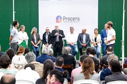 El secretario de Agricultura, Fernando Vilella, estuvo en la inauguración de la planta