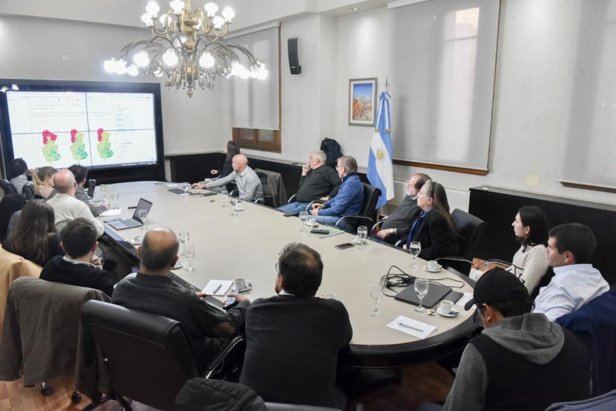 El secretario de Agricultura, Juan José Bahillo, y su segundo, Delfo Buchaillot, en la presentación de la metodología para las estimaciones agrícolas
