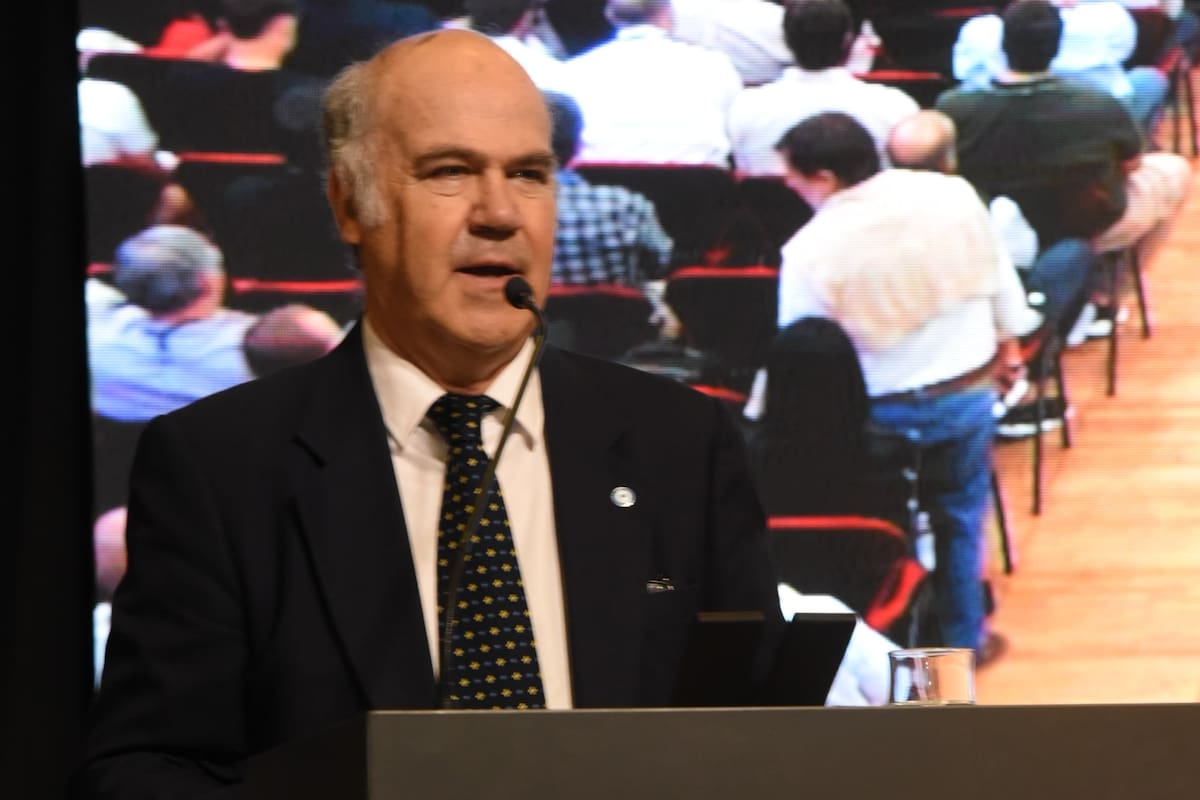 El secretario de Agricultura, Sergio Iraeta