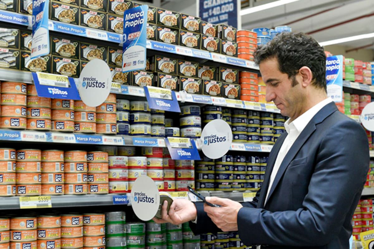 EL secretario de Comercio Matías Tombolini controla precios del plan Precios Justos en el AMBA