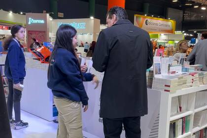 El secretario de Cultura consultó sobre las novedades de Planeta, casa editorial del Presidente de la Nación