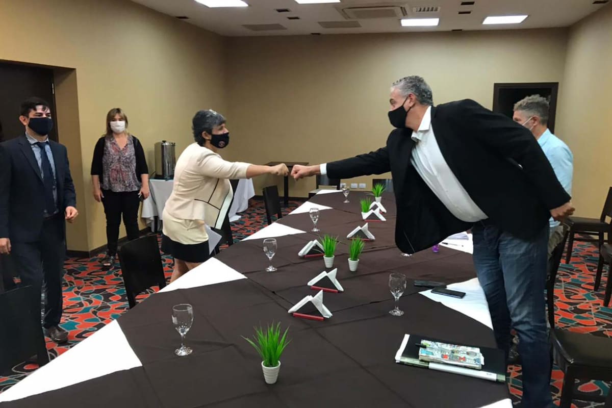 El secretario de Derechos Humanos, Horacio Pietragalla, se reunió esta mañana en Formosa con la concejal Gabriela Neme, y con legisladores nacionales, provinciales y dirigentes de la UCR de la provincia