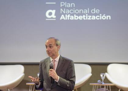 El Secretario de Educación Carlos Torrendell