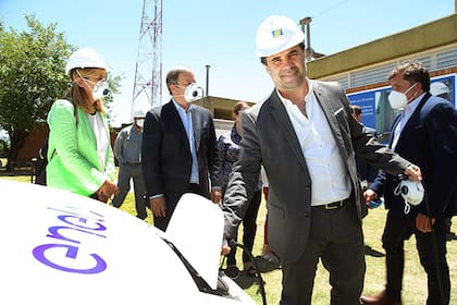 El secretario de Energía, Darío Martínez, en la inauguración de una obra de US$10 millones de Edesur, junto a varios intendentes del sur del conurbano