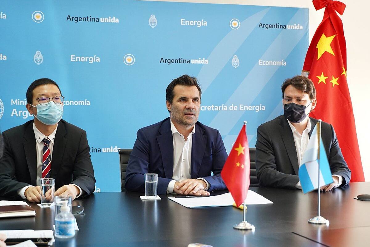 El secretario de Energía, Darío Martínez, y el subsecretario de Energía Eléctrica, Federico Basualdo, mantuvieron una reunión con las autoridades de la empresa China Electric Power Equipment and Technology Co., Ltd. (CET), y su sucursal CET Argentina