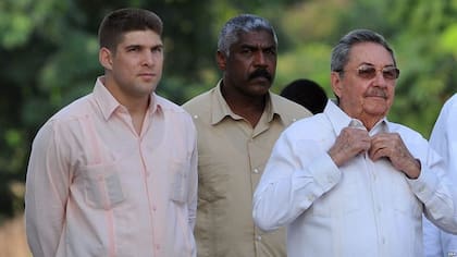 El secretario de Estado, Marco Rubio, sostiene intercambios secretos con Raúl Guillermo Rodríguez Castro (izquierda), nieto y asistente personal de Raúl Castro