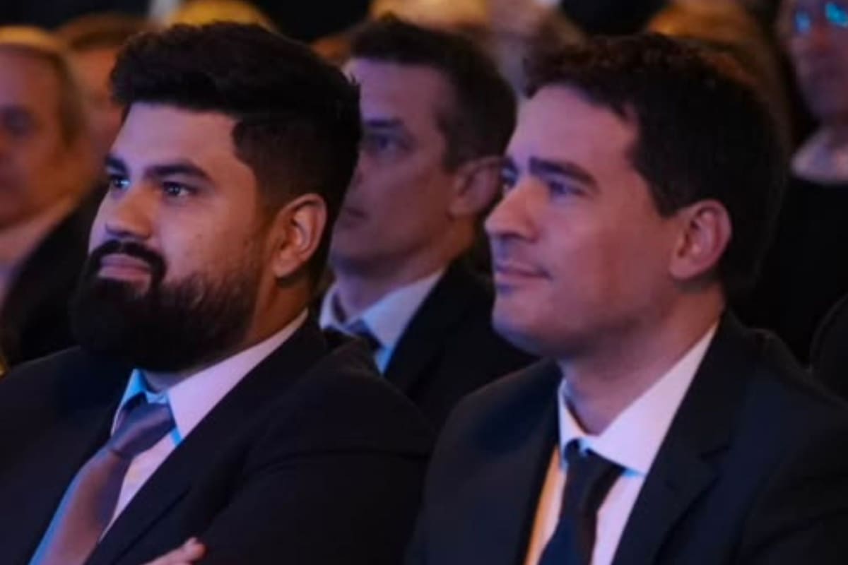 El secretario de Medios, Fabián Fernández, y el vocero presidencial, Adrián Ravier