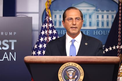 El secretario de Salud de Estados Unidos, Alex Azar, anunció hoy que dos vacunas podrían estar disponibles antes de Navidad