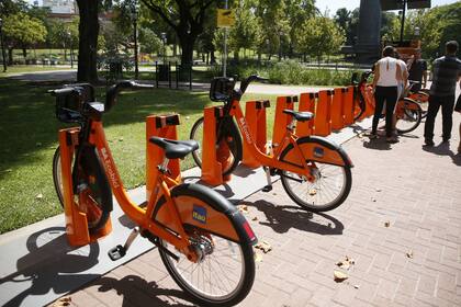 El secretario de Transporte porteño apuntó contra bandas que revenden las partes y detalló las modificaciones del sistema